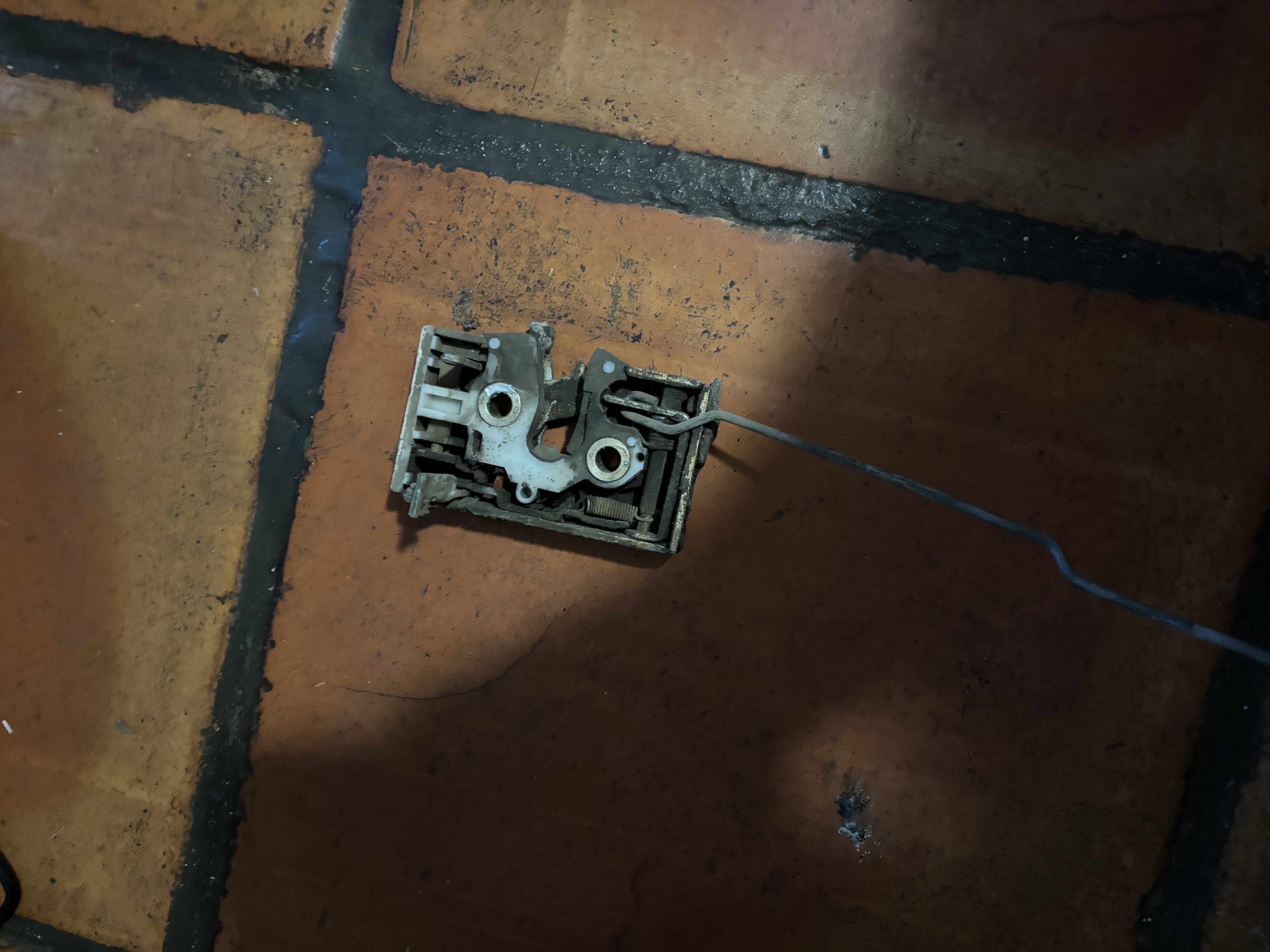 Inner Door latch female